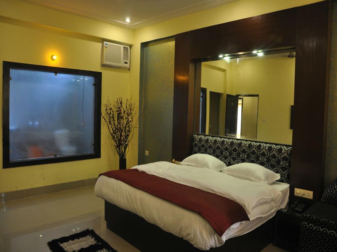 Hotel New Park Plaza Haridwār Extérieur photo